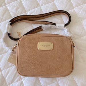 NWT! “Hamilton” Tan Leather Crossbody by Michael Kors